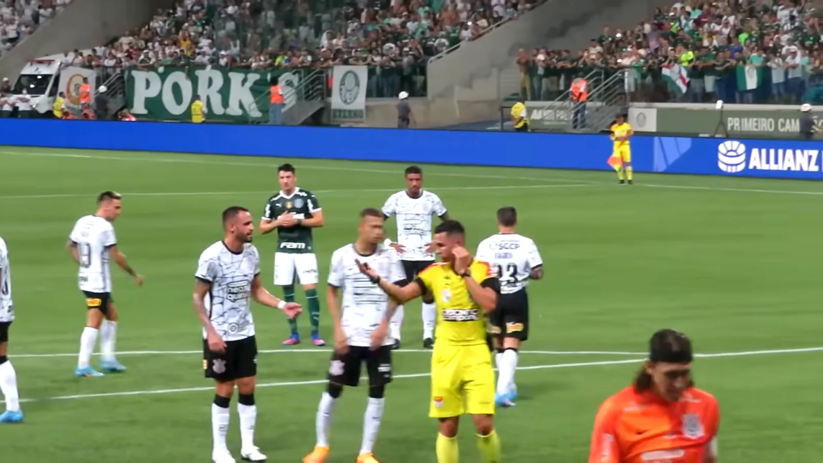 سيدورف يعود إلى عالم التدريب عبر بوابة كورينثيانز البرازيلي